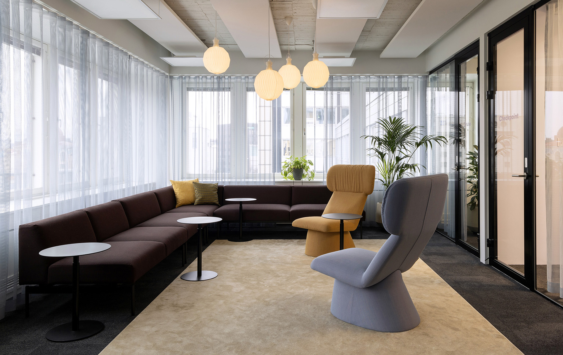 Howspace office design lounge