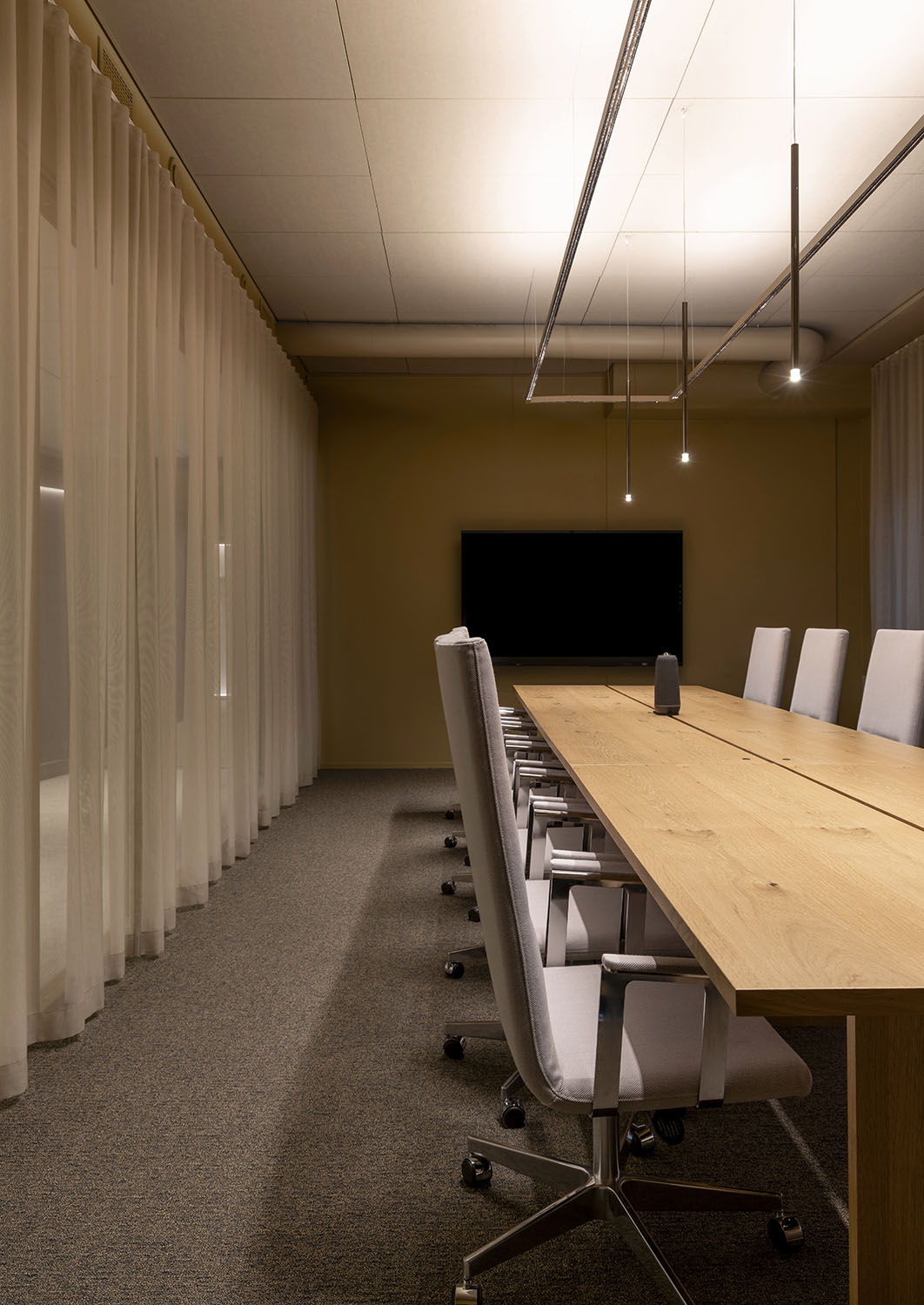 Mint More Creative interior design IXI Eyewear office lab showroom meeting room executive