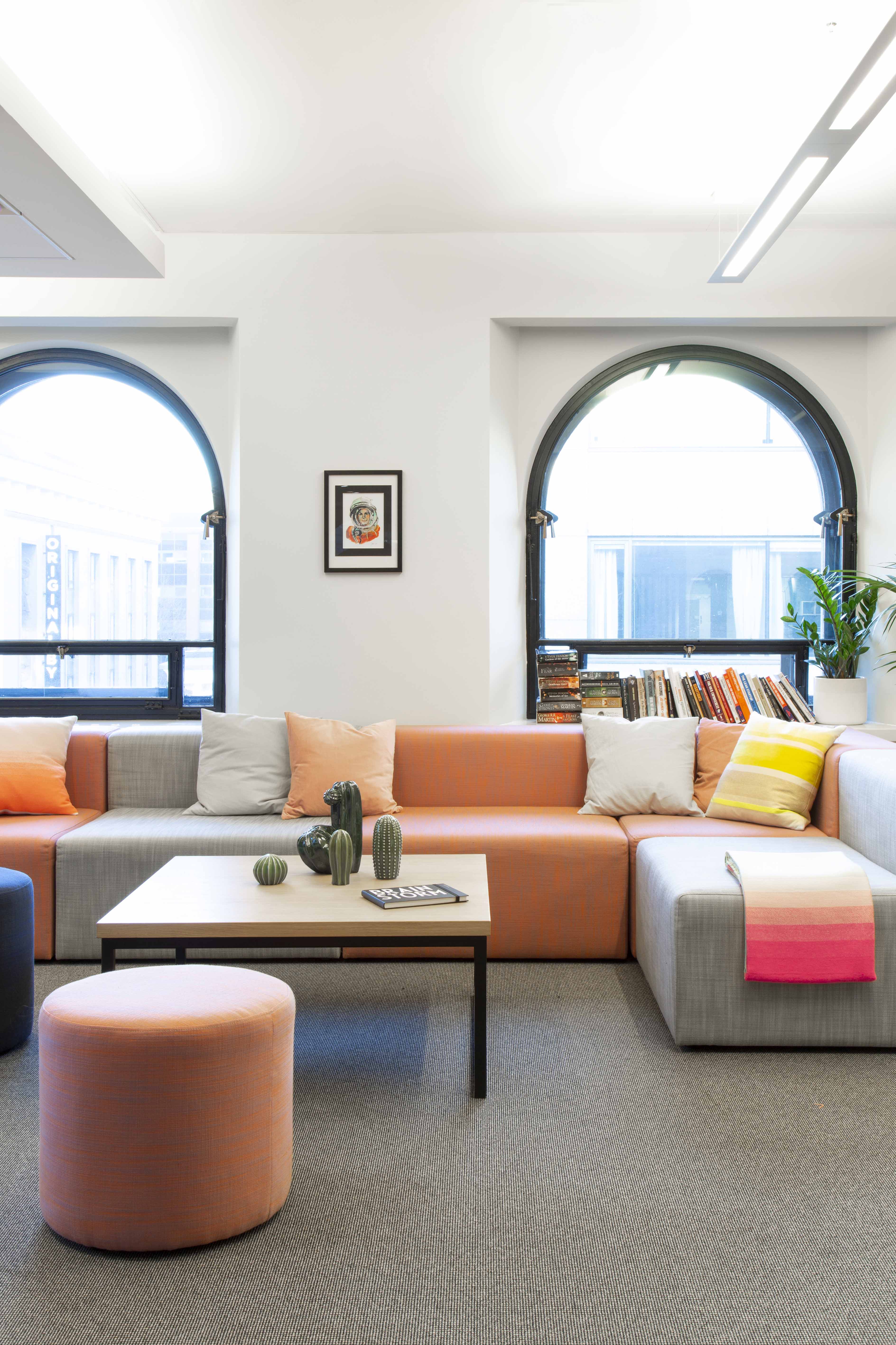 Netlight office sofa lounge