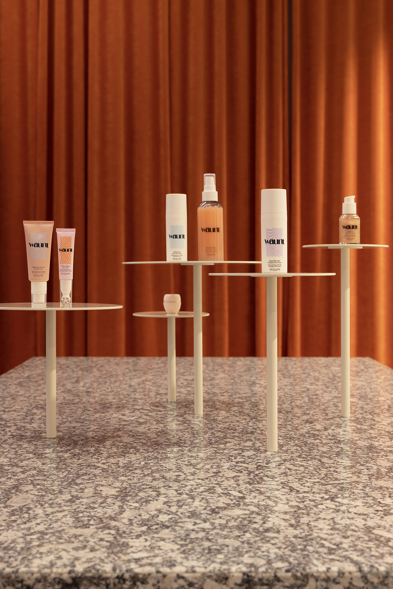 Oriflame showroom design display stands