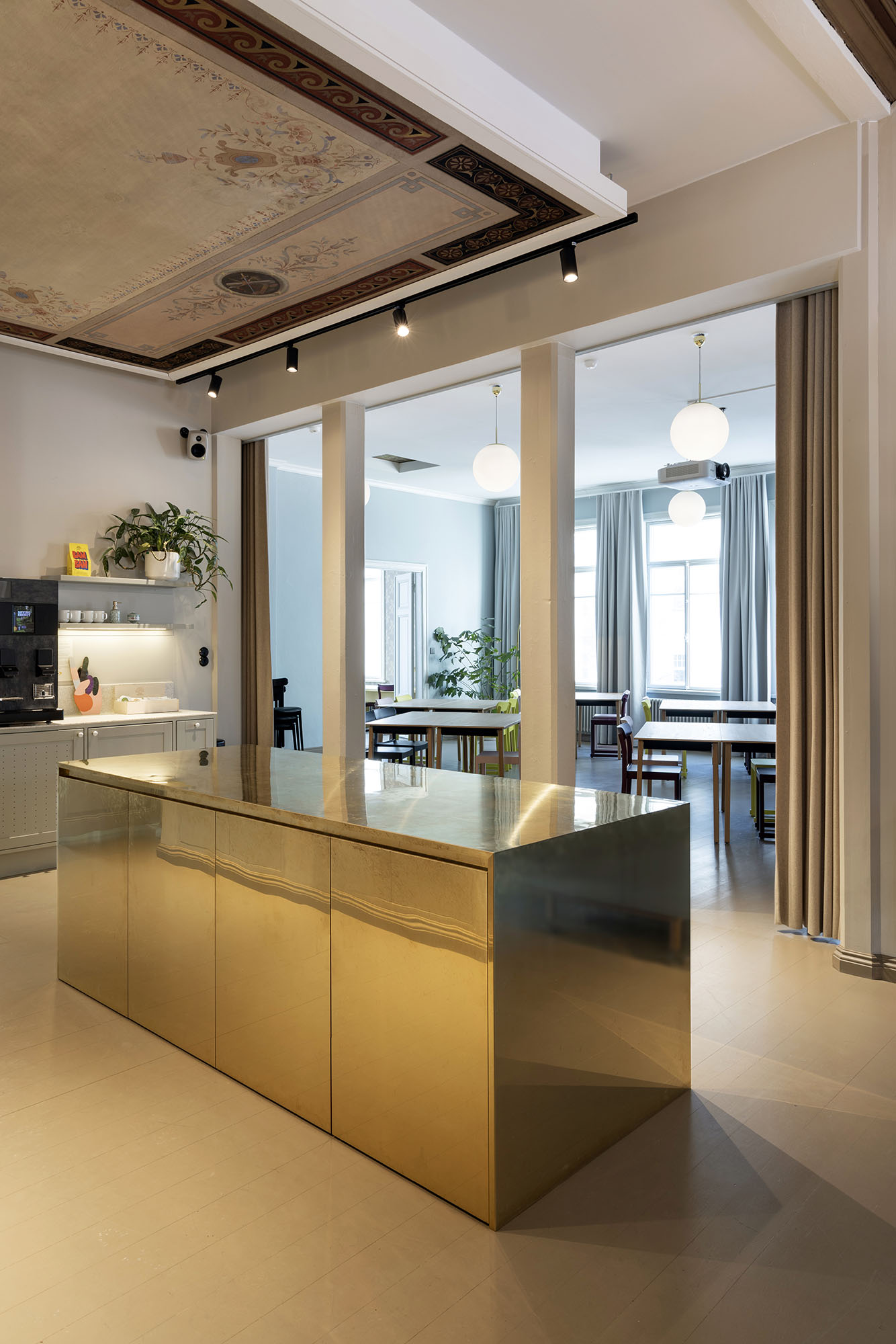 Puistokatu 4 science and hope center kitchen counter brass 