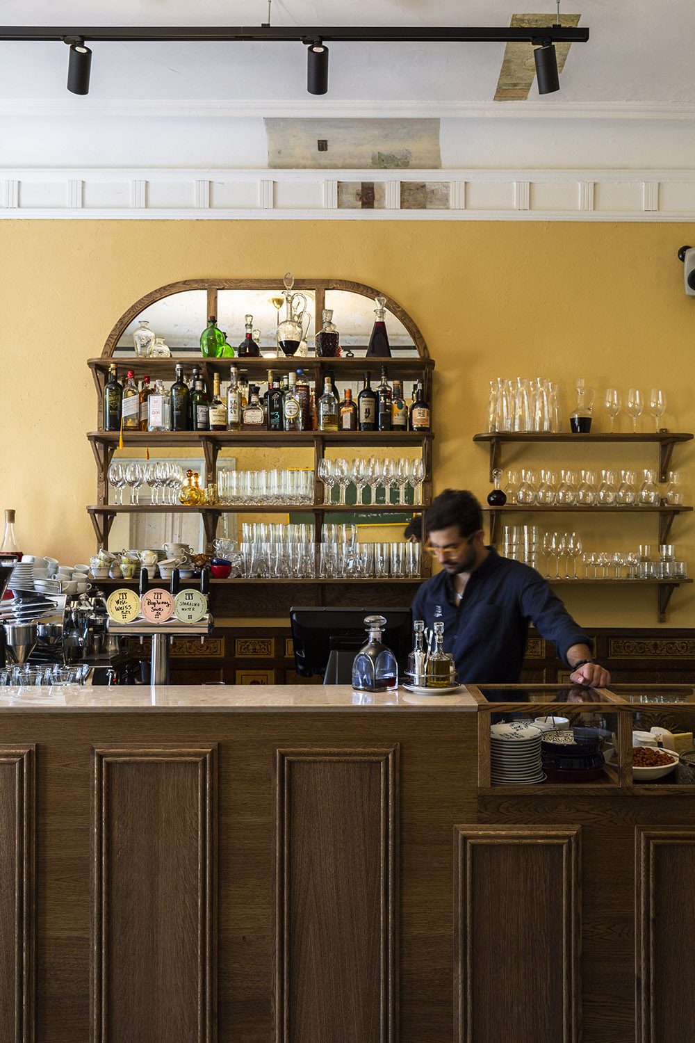 Restaurant Elm Puistokatu bar counter