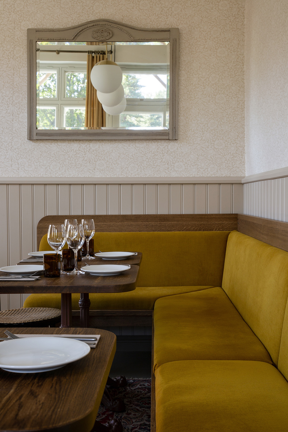 Restaurant Elm Puistokatu cabinet sofa