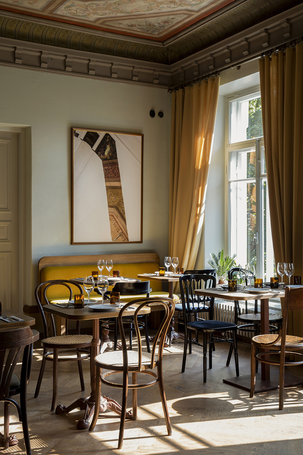 Restaurant Elm Puistokatu dining room ceiling painting