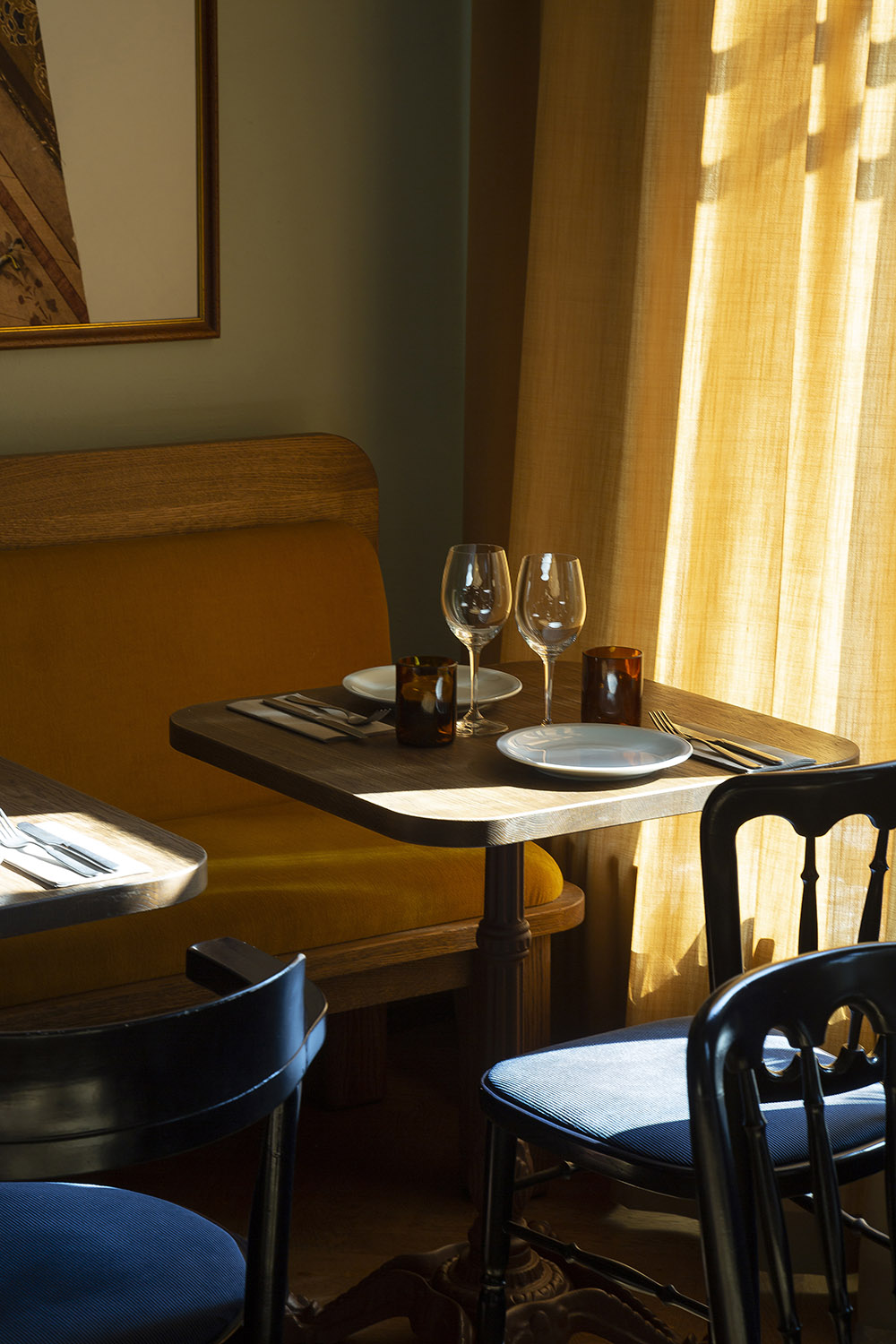 Restaurant Elm Puistokatu dining room corner curtains