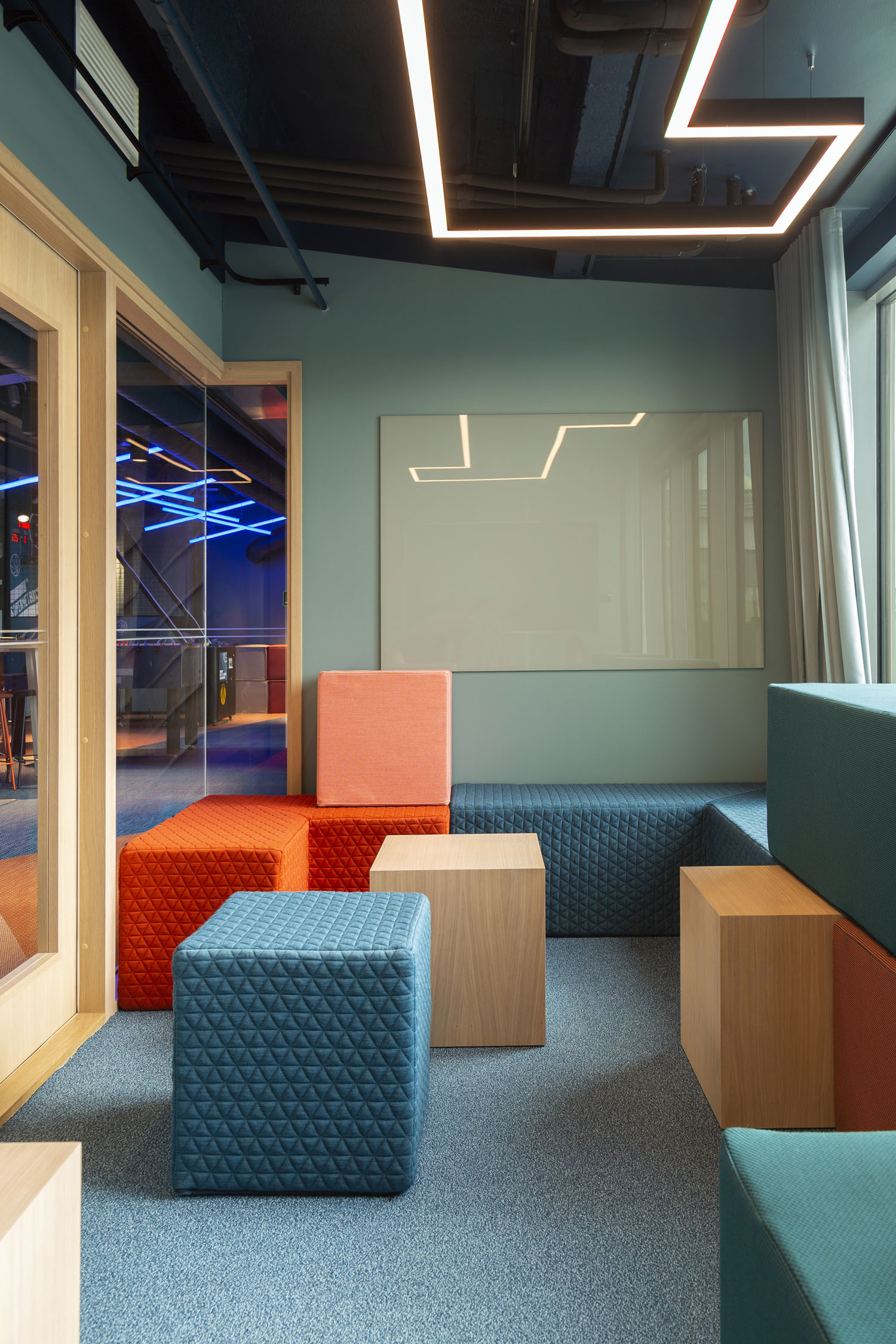 Supermetrics office meeting room tetris
